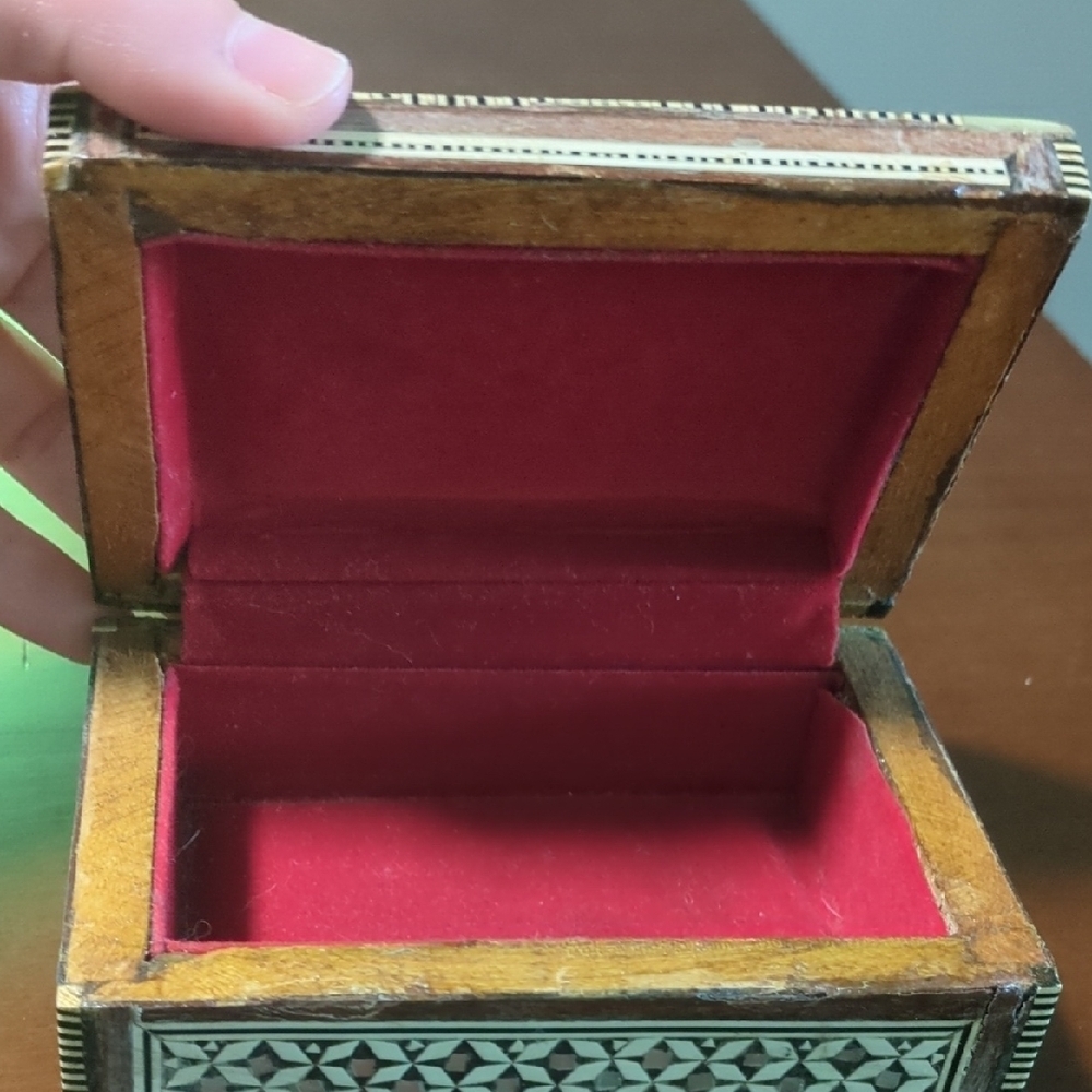 Moroccan Intricate Geometric Inlay Box - Picture 6 of 8